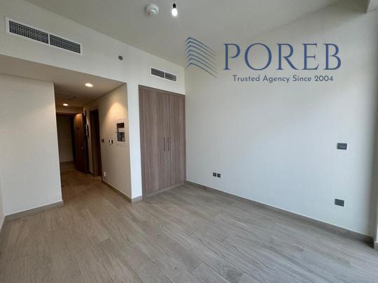 Beautiful Pool view on Top floor | 4 Cheques